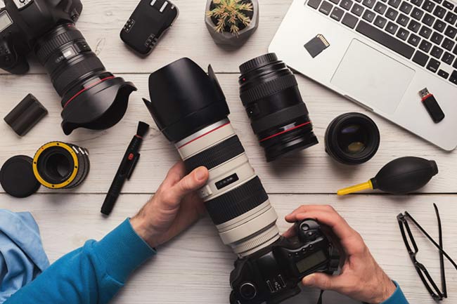 Essential camera stuff for when travelling. A list of things to take with you when you are going on vacation or a holiday abroad, and you will take a camera with you.